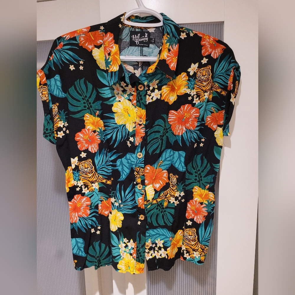 Hawaiian Style Short Sleeved Tiger Shirt